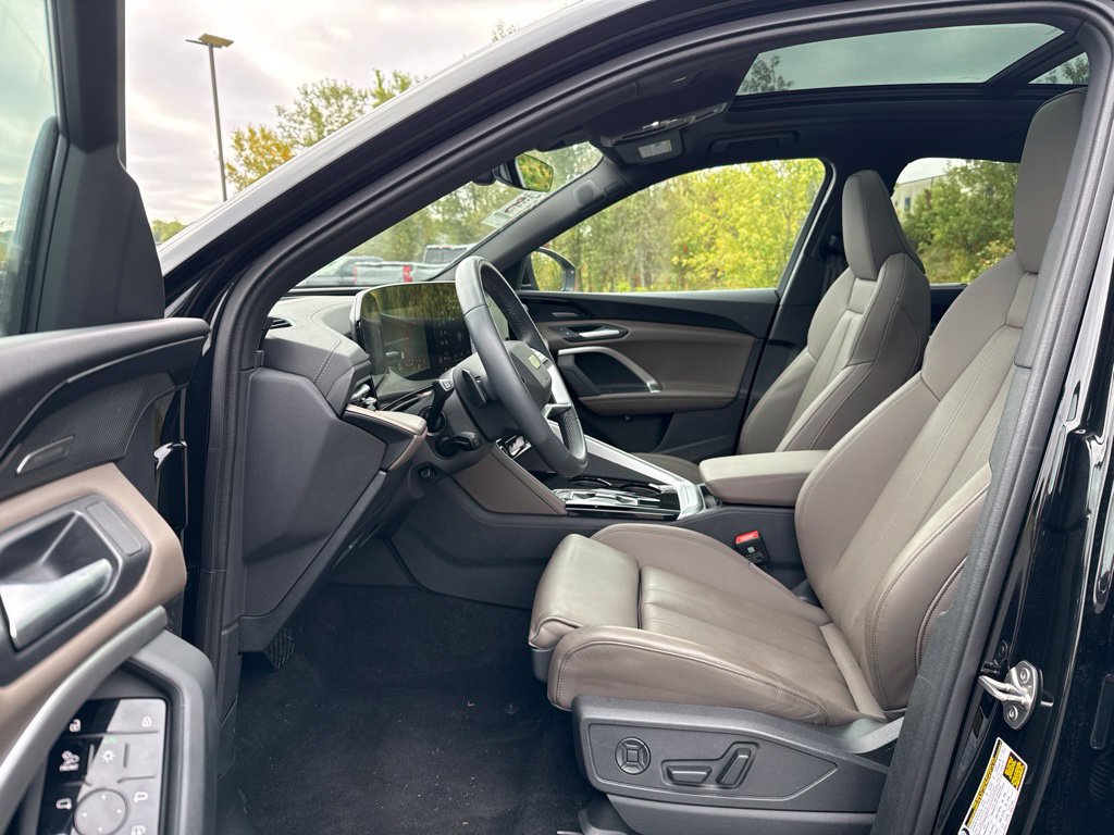 Used 2025 Audi Q5 Premium Plus w/ Premium Plus AWD/4WD image 8