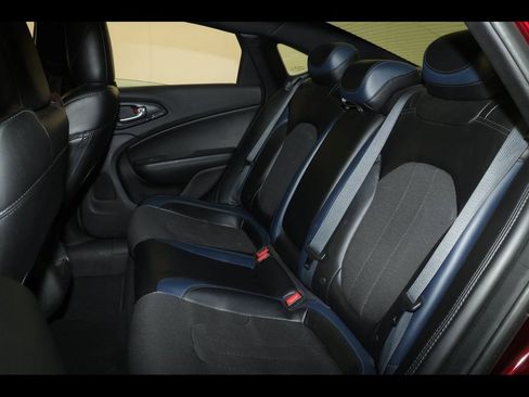 Used 2016 Chrysler 200 S FWD image 15