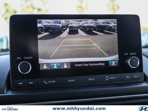 Used 2025 Honda Pilot Sport image 19