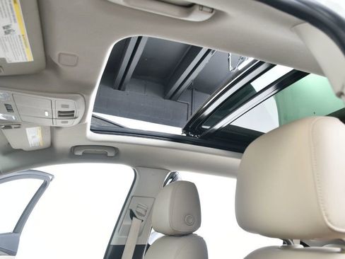 Used 2019 Buick Envision Premium w/ Driver Confidence Package image 16