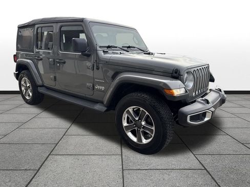 Used 2018 Jeep Wrangler Unlimited Sahara image 7