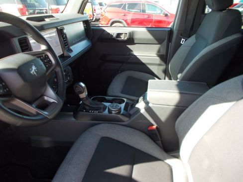 Used 2025 Ford Bronco Big Bend AWD/4WD image 4