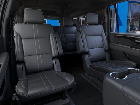New 2026 Chevrolet Suburban High Country AWD/4WD image 19