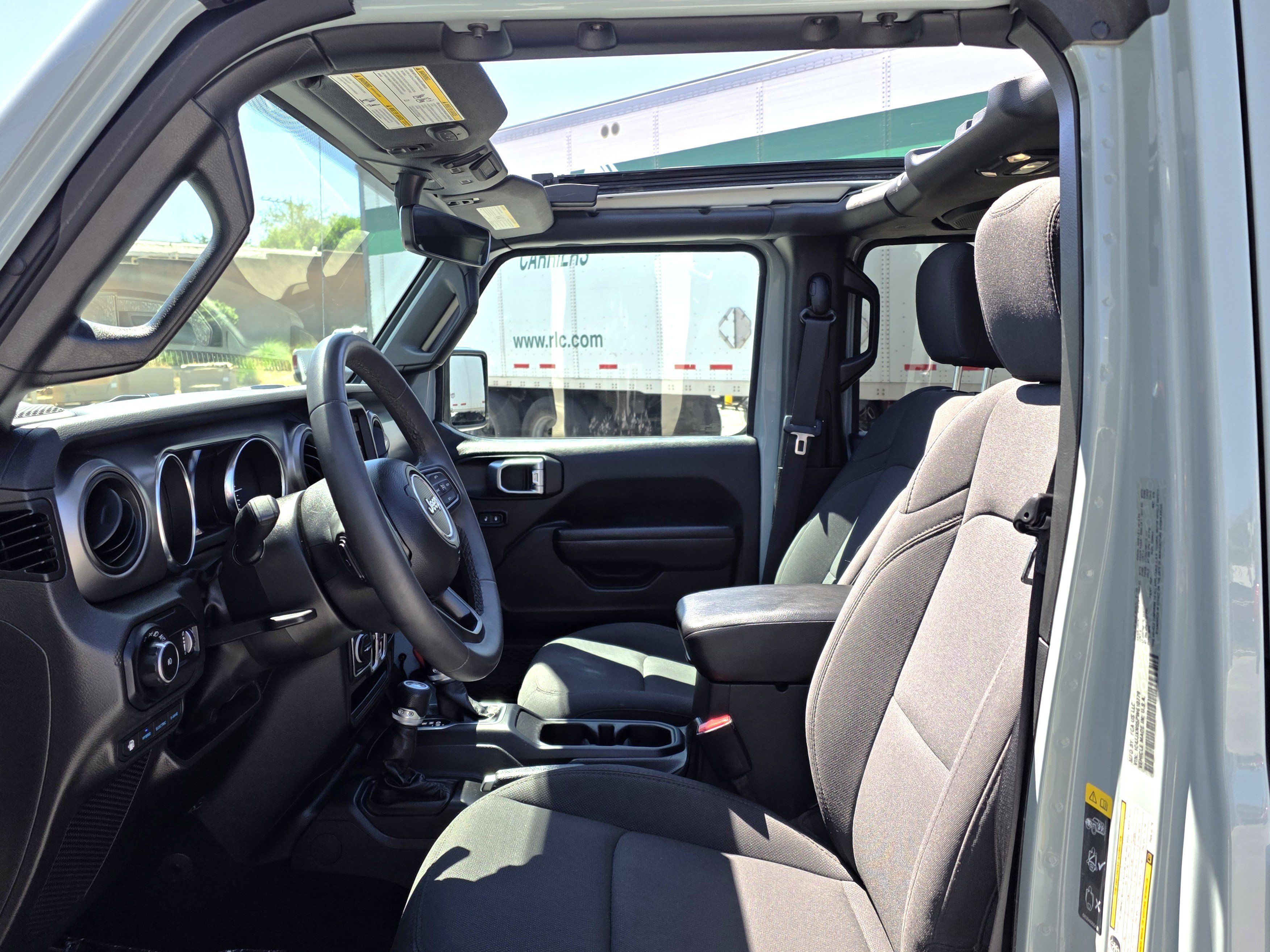 Certified 2023 Jeep Wrangler Unlimited w/ Sun & Screen Package AWD/4WD image 8