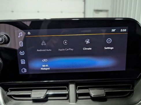 Used 2025 Chevrolet Trax ACTIV w/ Sunroof Package image 21