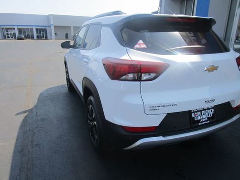 Used 2023 Chevrolet TrailBlazer LT w/ Convenience Package image 3