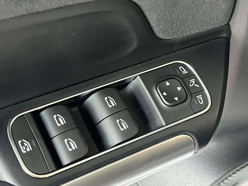 Used 2025 Mercedes-Benz GLA 250 4MATIC image 31