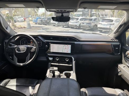 Used 2023 GMC Sierra 1500 Denali w/ Technology Package image 10