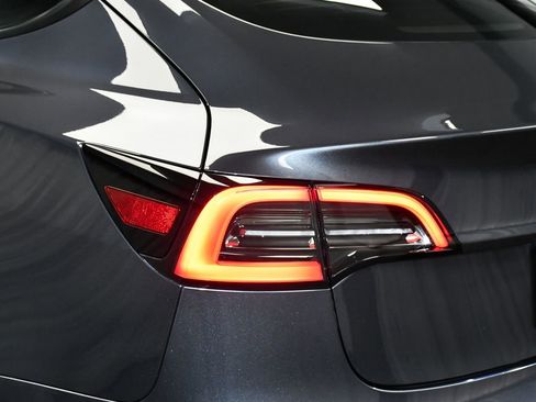 Used 2023 Tesla Model 3 Standard Range image 62