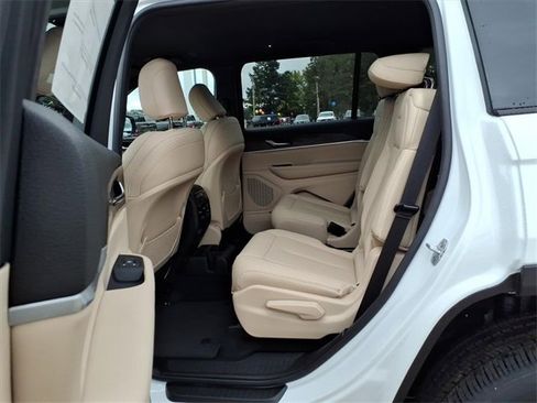 New 2025 Jeep Grand Cherokee L Limited image 16
