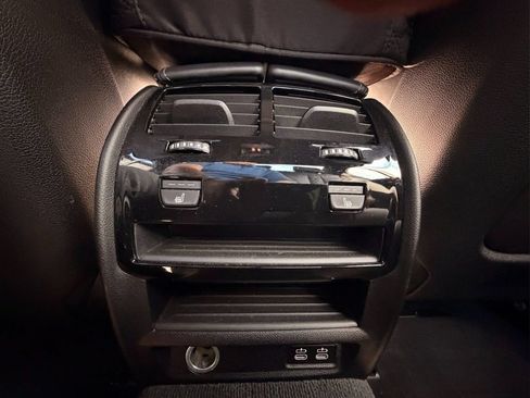 Used 2022 BMW M550i xDrive w/ Executive Package AWD/4WD image 31
