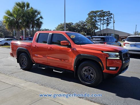 Used 2025 Nissan Frontier Pro-X image 7