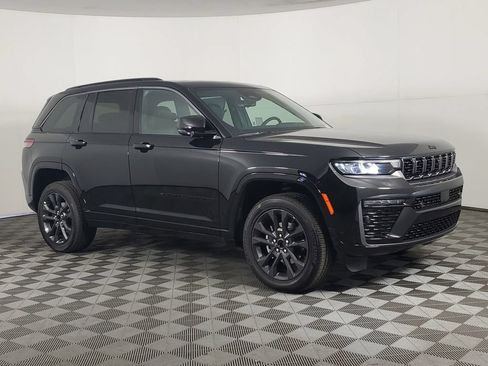 New 2026 Jeep Grand Cherokee Limited AWD/4WD image 2