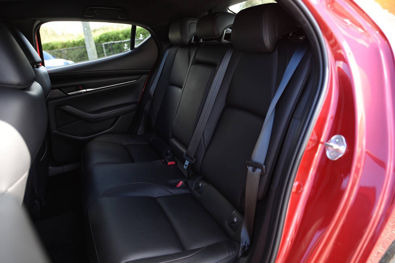 Used 2023 MAZDA MAZDA3 s FWD image 11