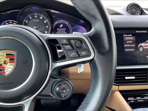 Used 2021 Porsche Cayenne Coupe image 11