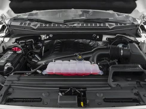 Used 2017 Ford F150 Platinum w/ Equipment Group 701A Luxury AWD/4WD image 16