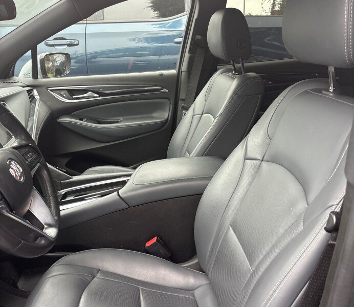 Used 2023 Buick Enclave Essence FWD image 4