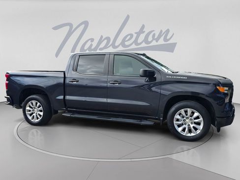 Used 2023 Chevrolet Silverado 1500 Custom RWD image 3