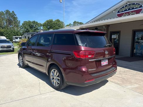 Used 2020 Kia Sedona EX FWD image 7