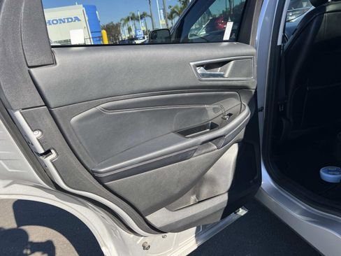 Used 2018 Ford Edge Titanium w/ Equipment Group 301A image 23