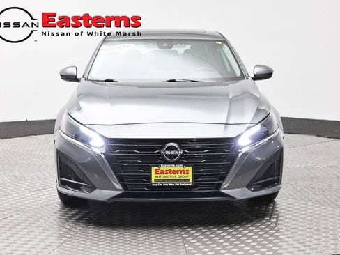 Used 2023 Nissan Altima 2.5 SV w/ SV Premium Package AWD/4WD image 2