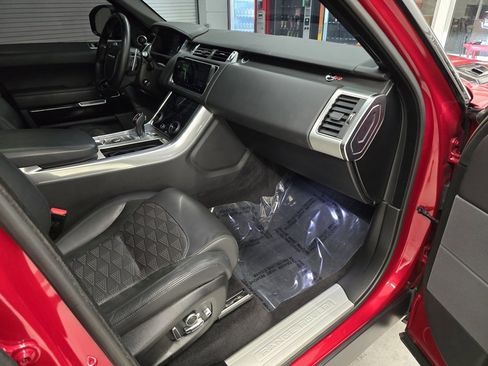 Used 2022 Land Rover Range Rover Sport SVR image 38