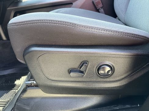 Used 2023 RAM 1500 Big Horn RWD image 14