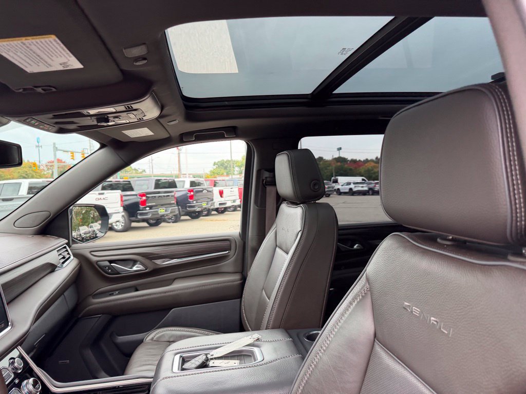Used 2021 GMC Yukon Denali AWD/4WD image 17