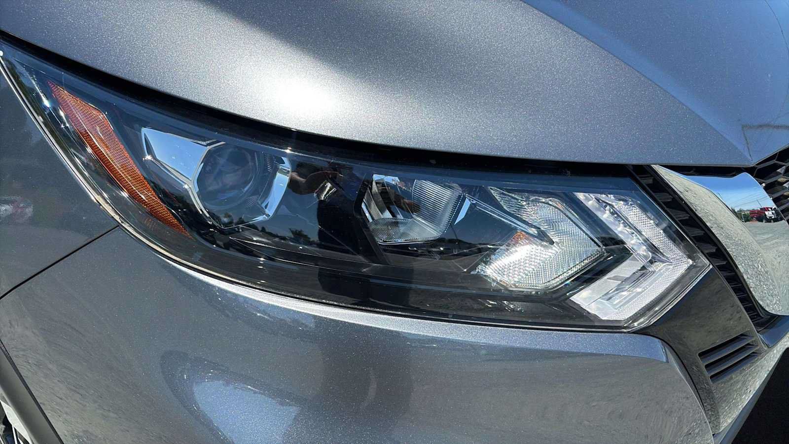 Used 2022 Nissan Rogue Sport SL AWD/4WD image 26
