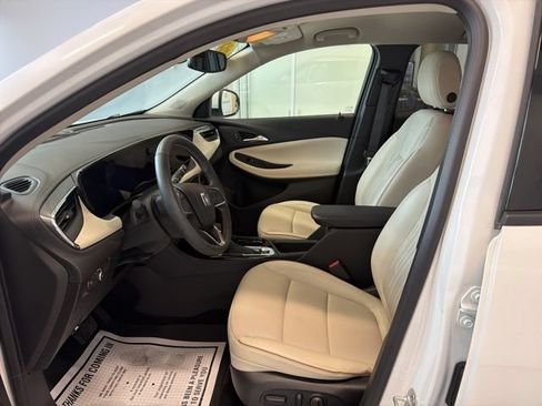 Used 2025 Buick Encore GX Avenir w/ Avenir Convenience Package AWD/4WD image 10
