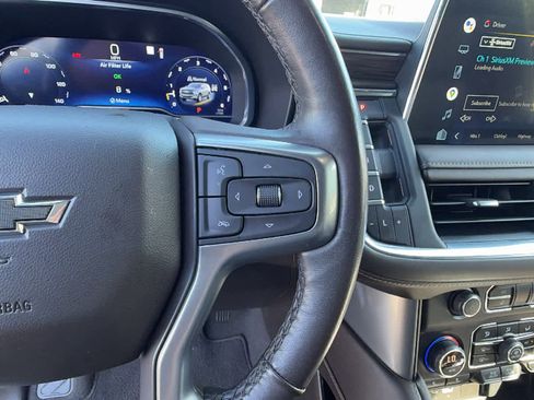 Used 2022 Chevrolet Tahoe Z71 w/ Luxury Package AWD/4WD image 20