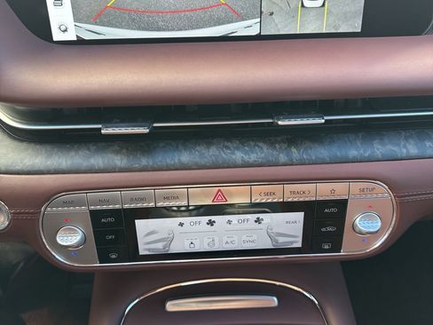 Used 2023 Genesis G90 3.5T image 10