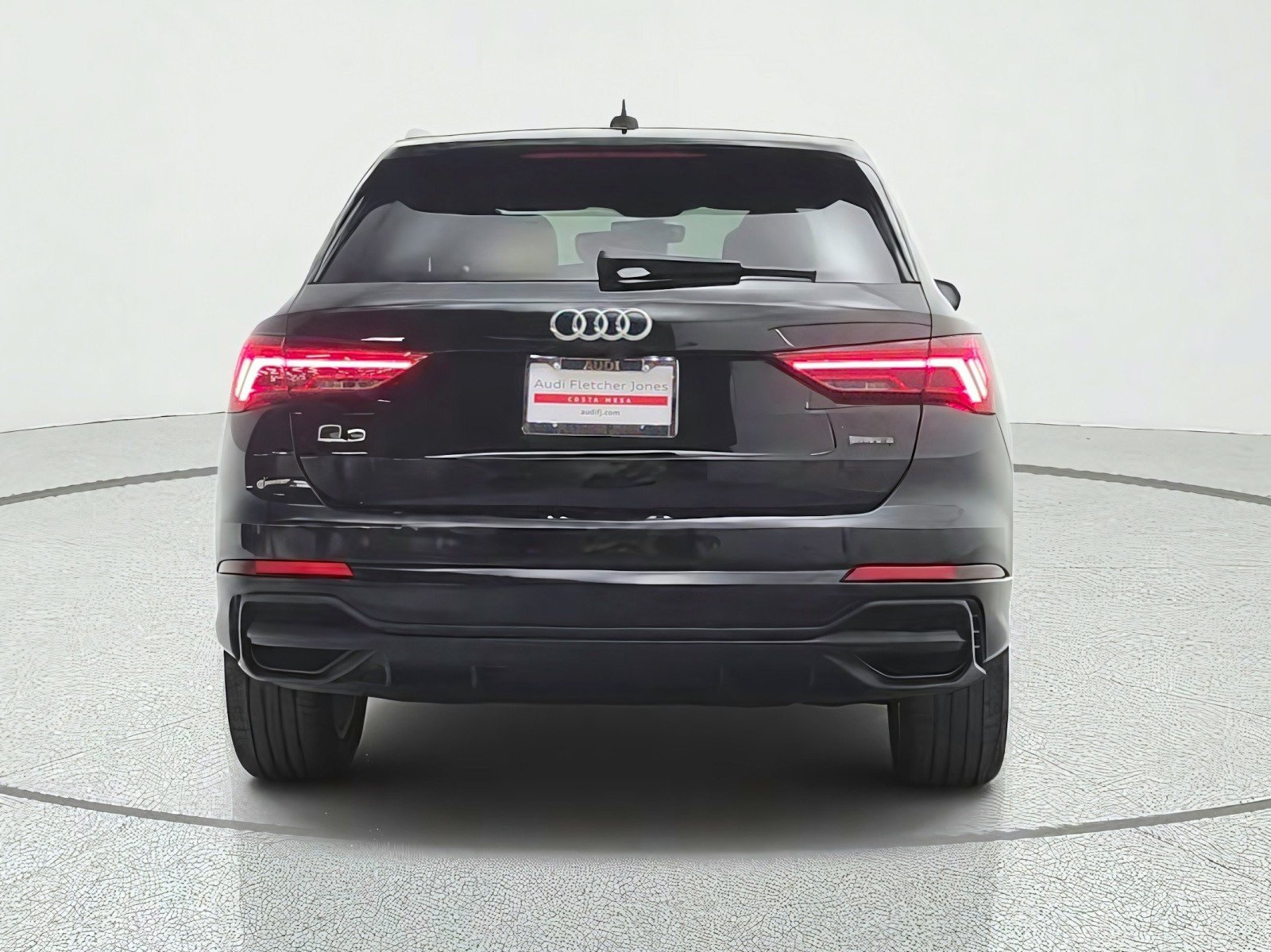 Used 2024 Audi Q3 2.0T Premium w/ Convenience Package AWD/4WD image 6