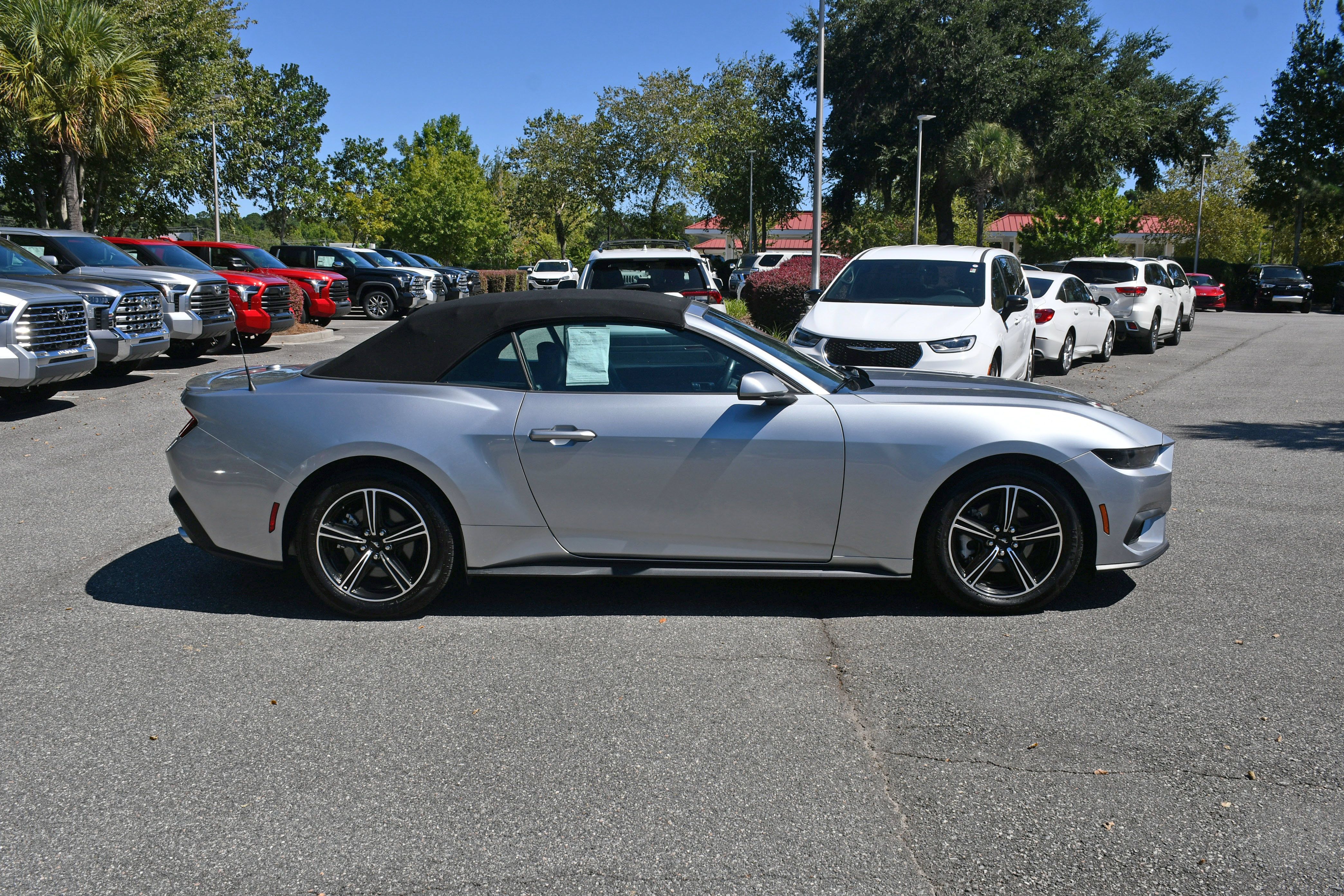 Used 2025 Ford Mustang Premium RWD image 5