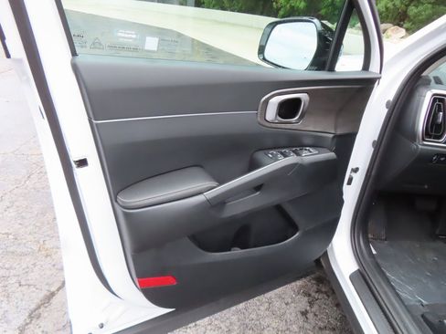 Certified 2025 Kia Sorento X-Line EX image 23