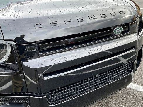 Used 2025 Land Rover Defender 110 V8 image 33