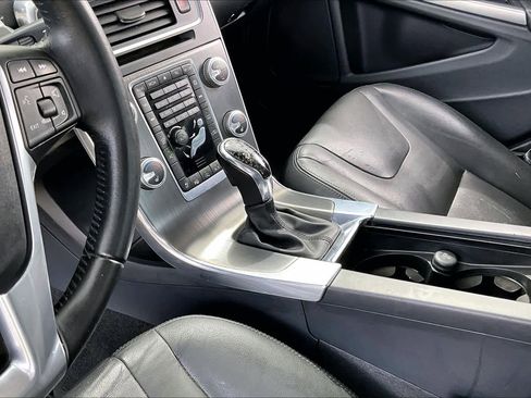 Used 2016 Volvo S60 T5 image 17