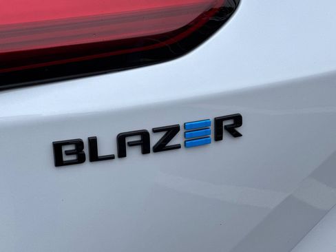New 2026 Chevrolet Blazer EV RS image 25