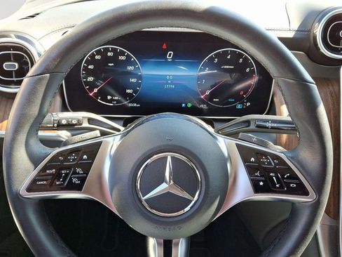 Used 2024 Mercedes-Benz GLC 300 4MATIC image 18