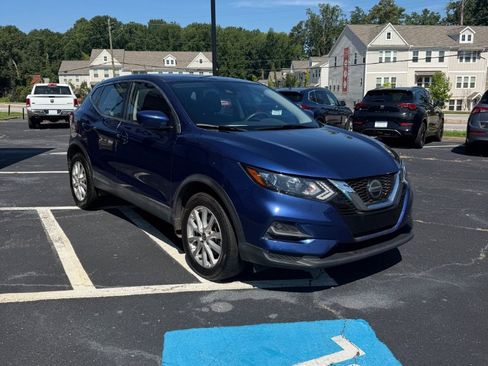 Used 2020 Nissan Rogue Sport S w/ Appearance Package FWD image 3