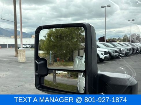 Used 2022 GMC Sierra 3500 Denali w/ Denali Ultimate Package AWD/4WD image 21