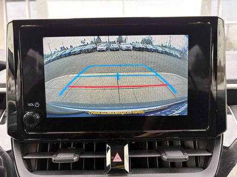 Used 2025 Toyota Corolla LE image 21