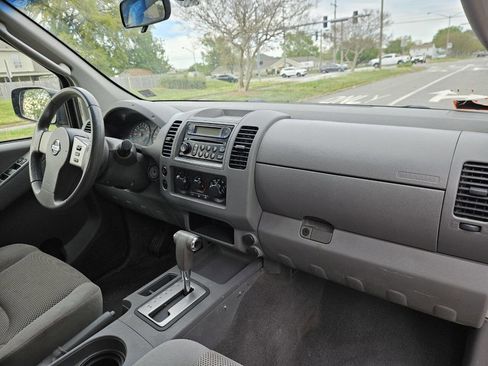 Used 2006 Nissan Frontier SE w/ (P01) Power Pkg RWD image 15
