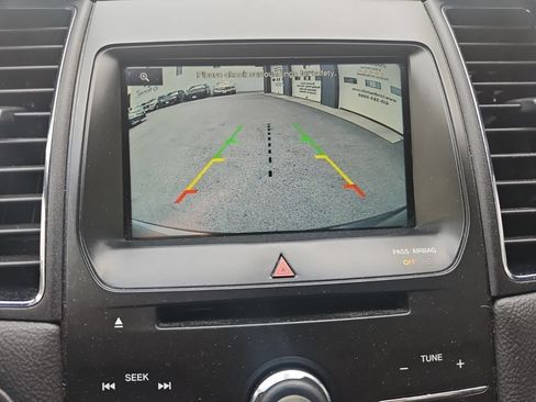 Used 2015 Ford Taurus SEL w/ Equipment Group 201A FWD image 26