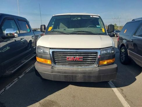 Used 2011 Chevrolet Express 2500 image 1