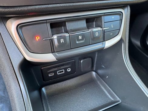 Used 2022 GMC Terrain Denali w/ Denali Premium Package AWD/4WD image 29