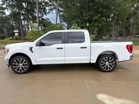 Used 2022 Ford F150 XLT w/ Trailer Tow Package RWD image 7