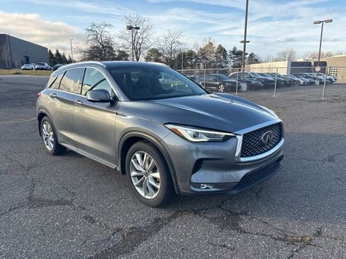 Used 2021 INFINITI QX50 Essential w/ Convenience Package image 3