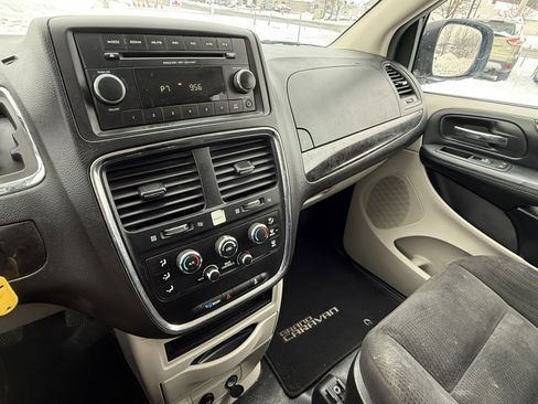 Used 2015 Dodge Grand Caravan SE w/ Quick Order Package 29E SE image 17