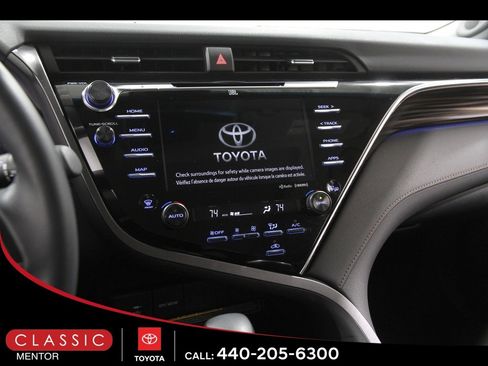 Certified 2018 Toyota Camry XLE image 9